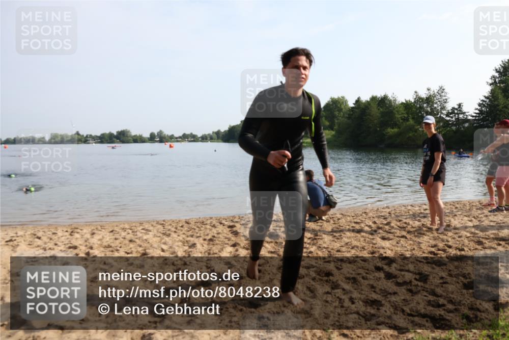 15.06.2025 - 27. Vierlanden-Triathlon Lena Gebhardt http://msf.ph/oto/8048238 15.06.2025 09:00:41 Schwimmen 58, 217 meine-sportfotos.de