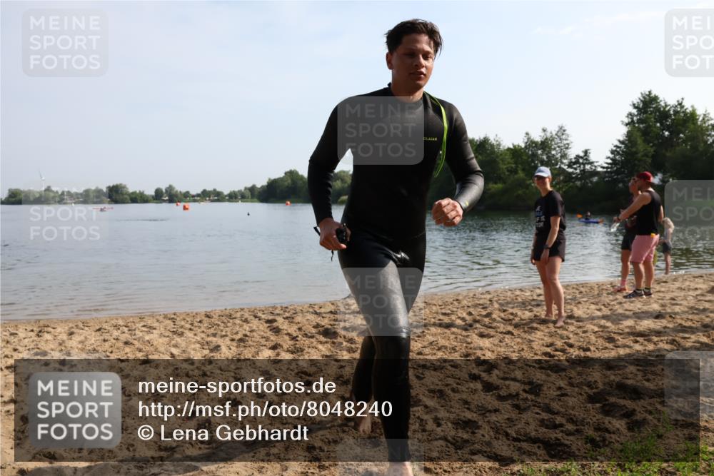 15.06.2025 - 27. Vierlanden-Triathlon Lena Gebhardt http://msf.ph/oto/8048240 15.06.2025 09:00:42 Schwimmen 58, 217 meine-sportfotos.de