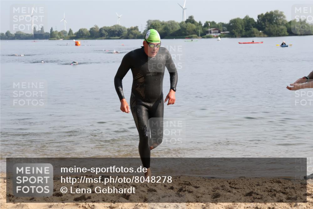 15.06.2025 - 27. Vierlanden-Triathlon Lena Gebhardt http://msf.ph/oto/8048278 15.06.2025 09:00:57 Schwimmen 217 meine-sportfotos.de