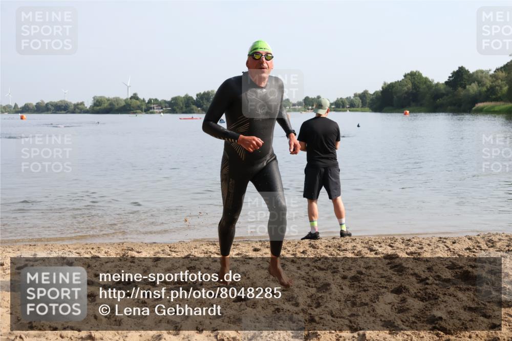 15.06.2025 - 27. Vierlanden-Triathlon Lena Gebhardt http://msf.ph/oto/8048285 15.06.2025 09:00:58 Schwimmen 217 meine-sportfotos.de