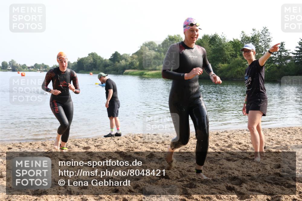 15.06.2025 - 27. Vierlanden-Triathlon Lena Gebhardt http://msf.ph/oto/8048421 15.06.2025 09:02:43 Schwimmen 200, 210, 223, 246 meine-sportfotos.de