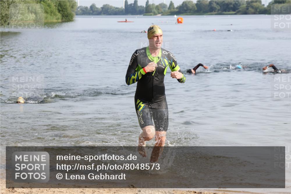 15.06.2025 - 27. Vierlanden-Triathlon Lena Gebhardt http://msf.ph/oto/8048573 15.06.2025 09:04:53 Schwimmen 238 meine-sportfotos.de