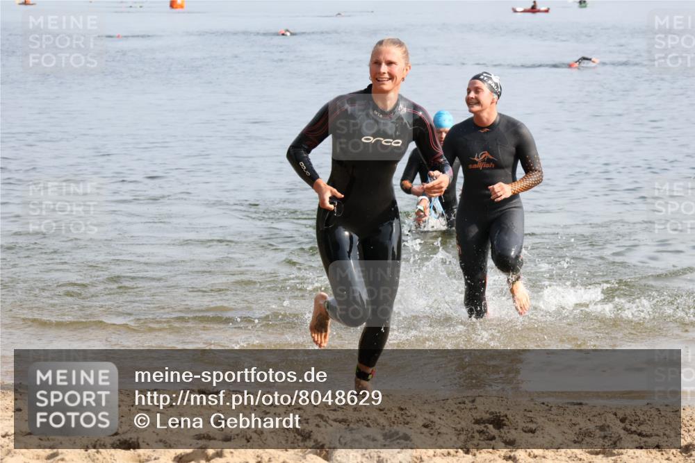 15.06.2025 - 27. Vierlanden-Triathlon Lena Gebhardt http://msf.ph/oto/8048629 15.06.2025 09:05:15 Schwimmen 209, 221, 222 meine-sportfotos.de