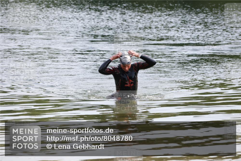 15.06.2025 - 27. Vierlanden-Triathlon Lena Gebhardt http://msf.ph/oto/8048780 15.06.2025 09:08:24 Schwimmen  meine-sportfotos.de
