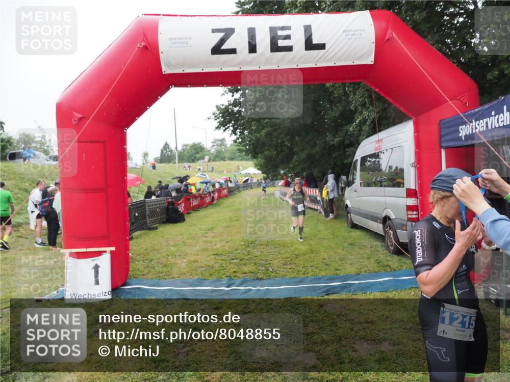 21.06.2025 - 27. Vierlanden-Triathlon MichiJ http://msf.ph/oto/8048855 15.06.2026 14:22:13 Ziel 1201, 1215, 1263, 1315 meine-sportfotos.de