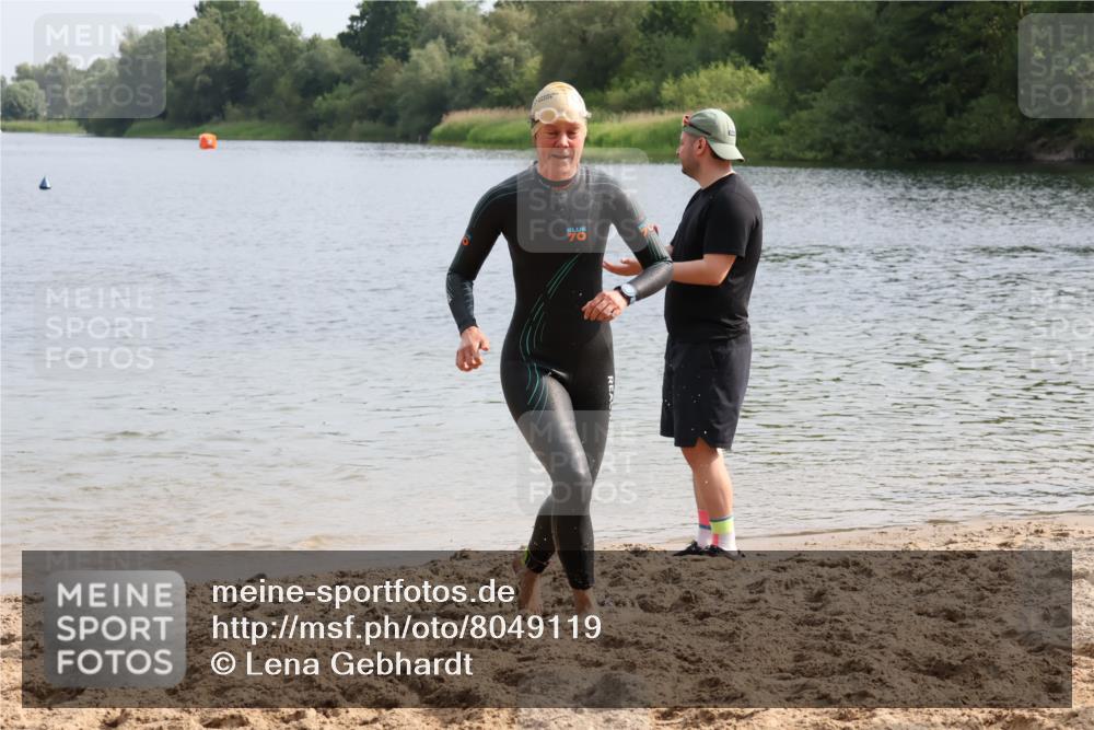 15.06.2025 - 27. Vierlanden-Triathlon Lena Gebhardt http://msf.ph/oto/8049119 15.06.2025 09:13:53 Schwimmen 198, 203, 228 meine-sportfotos.de