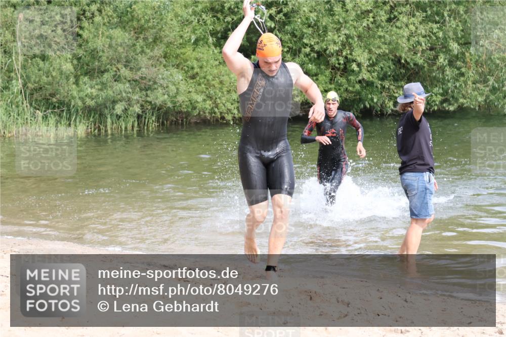 15.06.2025 - 27. Vierlanden-Triathlon Lena Gebhardt http://msf.ph/oto/8049276 15.06.2025 09:51:59 Schwimmen 282, 288, 292 meine-sportfotos.de