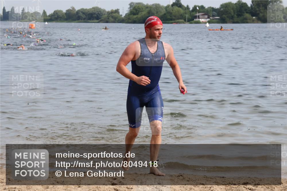 15.06.2025 - 27. Vierlanden-Triathlon Lena Gebhardt http://msf.ph/oto/8049418 15.06.2025 09:53:20 Schwimmen 304 meine-sportfotos.de