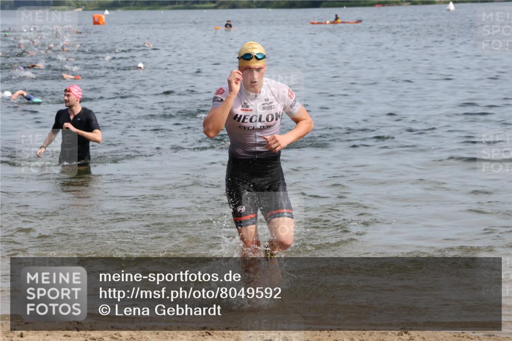 15.06.2025 - 27. Vierlanden-Triathlon Lena Gebhardt http://msf.ph/oto/8049592 15.06.2025 09:54:27 Schwimmen 253, 255, 261, 262, 318, 337, 342, 354 meine-sportfotos.de
