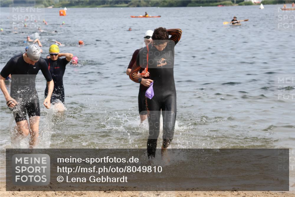 15.06.2025 - 27. Vierlanden-Triathlon Lena Gebhardt http://msf.ph/oto/8049810 15.06.2025 09:55:19 Schwimmen 299, 306, 311, 316, 327, 335, 348, 353 meine-sportfotos.de