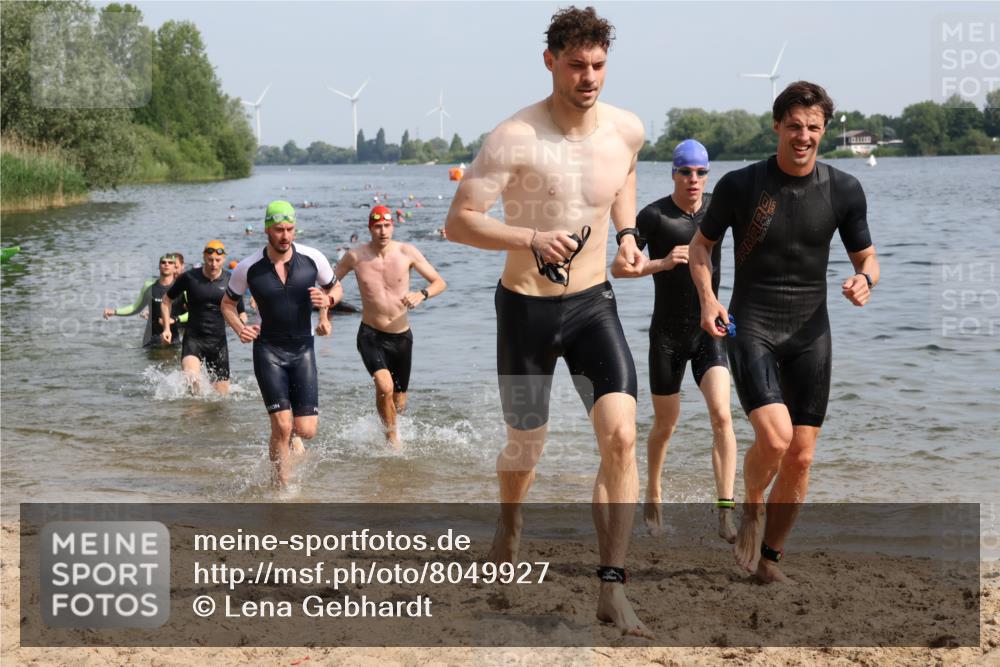 15.06.2025 - 27. Vierlanden-Triathlon Lena Gebhardt http://msf.ph/oto/8049927 15.06.2025 09:55:49 Schwimmen 273, 280, 283, 300, 303, 308, 310, 312, 322, 331, 338 meine-sportfotos.de