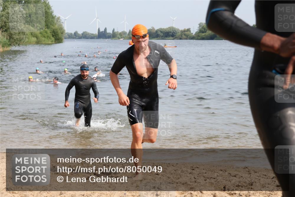 15.06.2025 - 27. Vierlanden-Triathlon Lena Gebhardt http://msf.ph/oto/8050049 15.06.2025 09:56:18 Schwimmen 260, 277, 314, 315, 323, 349, 438 meine-sportfotos.de