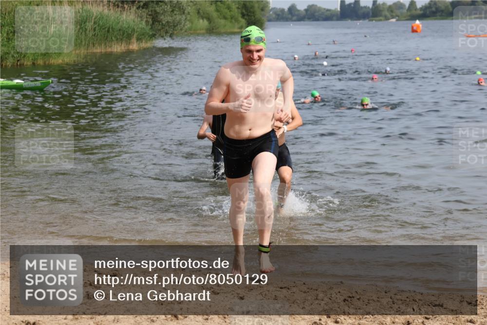 15.06.2025 - 27. Vierlanden-Triathlon Lena Gebhardt http://msf.ph/oto/8050129 15.06.2025 09:56:43 Schwimmen 254, 258, 275, 276, 281, 286, 301, 320, 341 meine-sportfotos.de