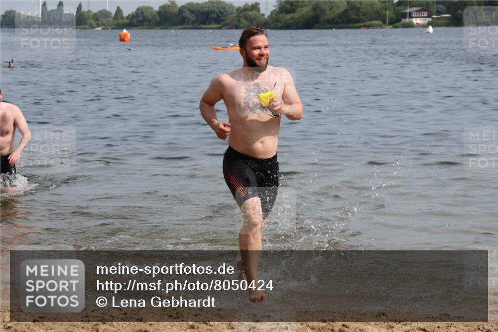 15.06.2025 - 27. Vierlanden-Triathlon Lena Gebhardt http://msf.ph/oto/8050424 15.06.2025 09:58:07 Schwimmen 289, 321, 360 meine-sportfotos.de