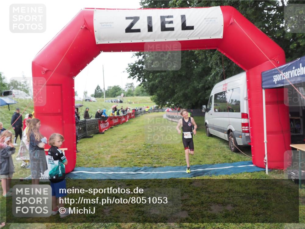 21.06.2025 - 27. Vierlanden-Triathlon MichiJ http://msf.ph/oto/8051053 15.06.2026 15:16:08 Ziel 1325, 1331, 1349, 1375 meine-sportfotos.de