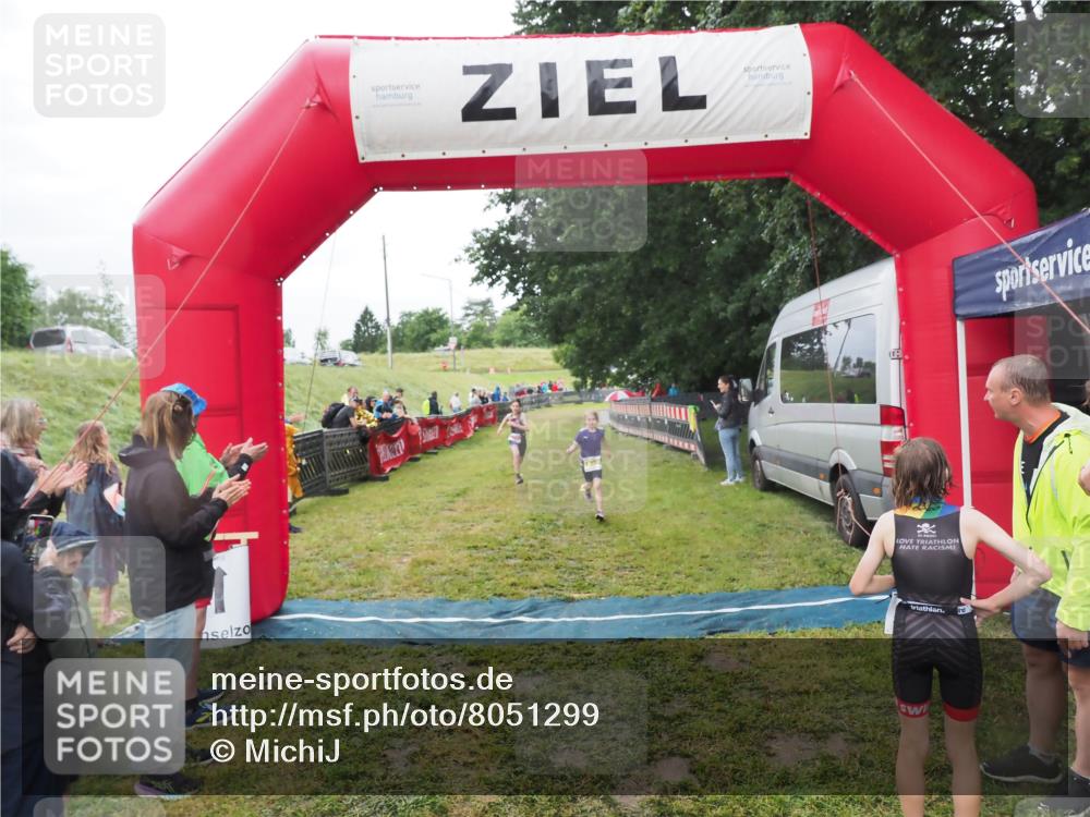 21.06.2025 - 27. Vierlanden-Triathlon MichiJ http://msf.ph/oto/8051299 15.06.2026 15:21:46 Ziel 1339, 1353, 1390 meine-sportfotos.de