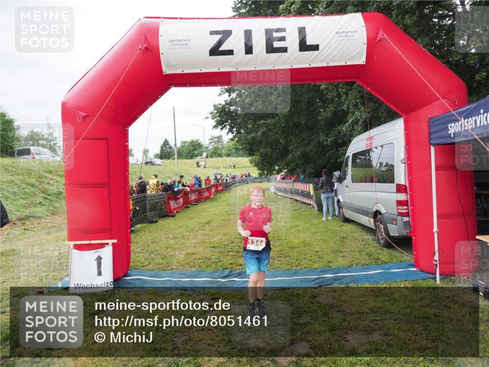 21.06.2025 - 27. Vierlanden-Triathlon MichiJ http://msf.ph/oto/8051461 15.06.2026 15:26:21 Ziel 1344 meine-sportfotos.de