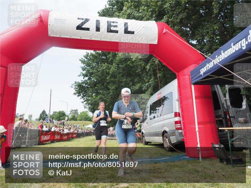 15.06.2025 - 27. Vierlanden-Triathlon KatJ http://msf.ph/oto/8051697 15.06.2025 11:40:52 Ziel 604 meine-sportfotos.de