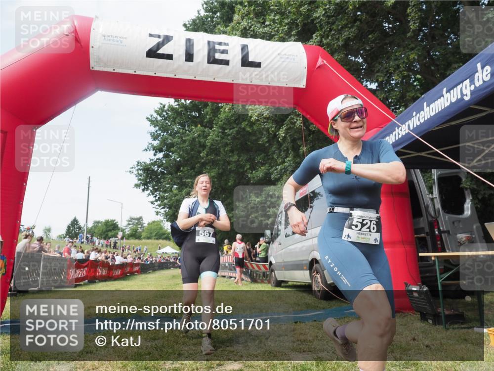 15.06.2025 - 27. Vierlanden-Triathlon KatJ http://msf.ph/oto/8051701 15.06.2025 11:40:52 Ziel 604 meine-sportfotos.de