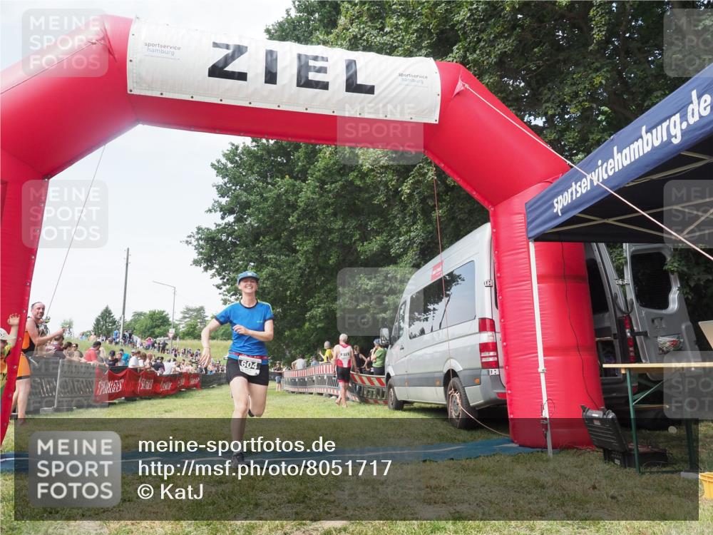 15.06.2025 - 27. Vierlanden-Triathlon KatJ http://msf.ph/oto/8051717 15.06.2025 11:40:58 Ziel  meine-sportfotos.de