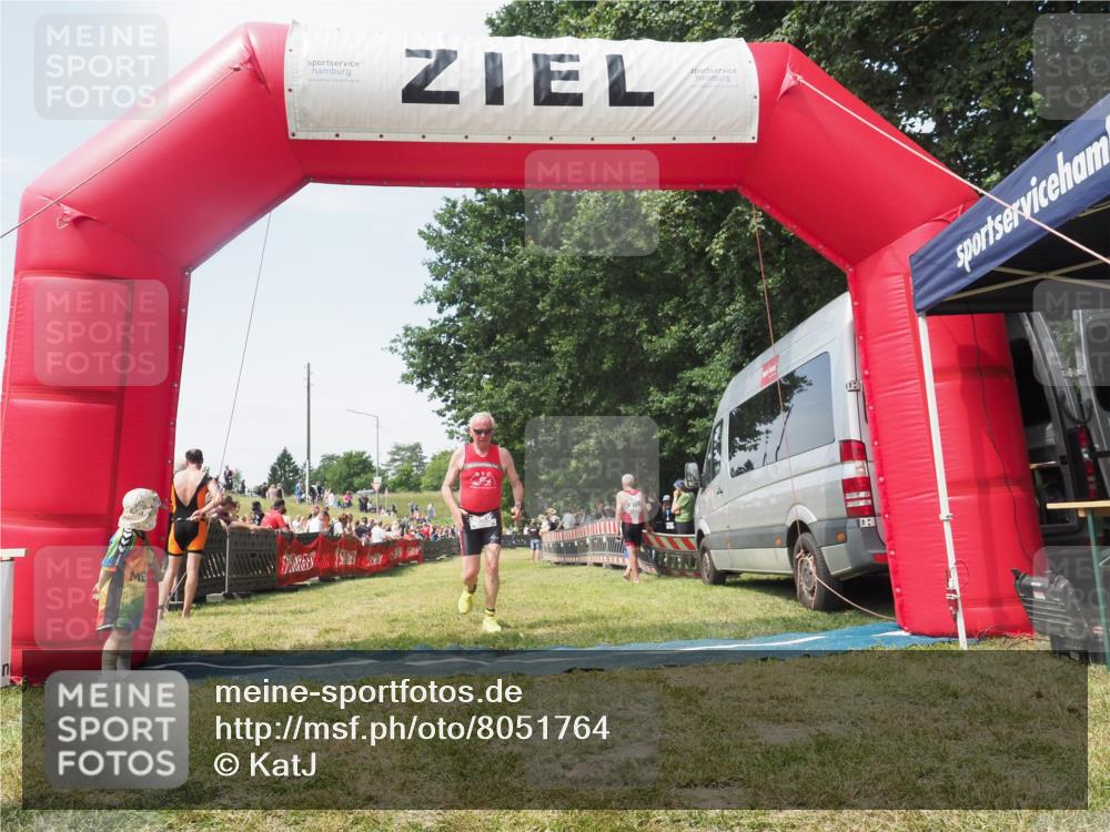 15.06.2025 - 27. Vierlanden-Triathlon KatJ http://msf.ph/oto/8051764 15.06.2025 11:41:54 Ziel 522 meine-sportfotos.de