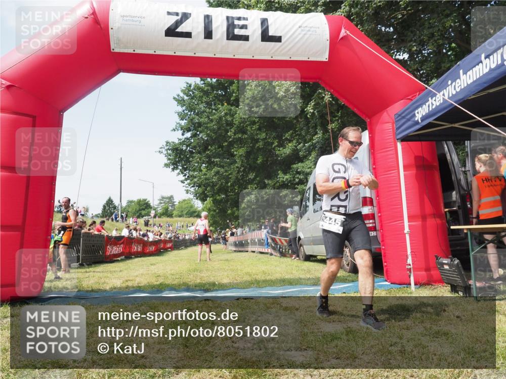 15.06.2025 - 27. Vierlanden-Triathlon KatJ http://msf.ph/oto/8051802 15.06.2025 11:42:28 Ziel 619 meine-sportfotos.de