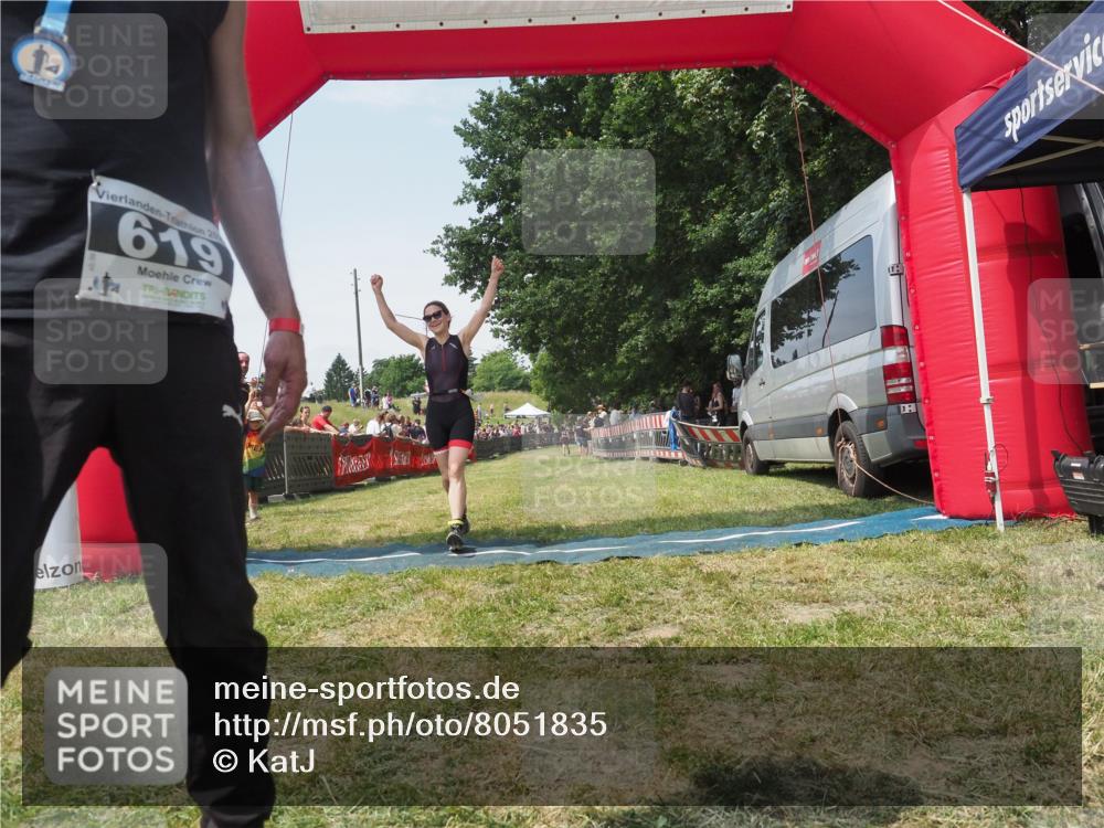 21.06.2025 - 27. Vierlanden-Triathlon KatJ http://msf.ph/oto/8051835 15.06.2025 11:42:43 Ziel 568 meine-sportfotos.de