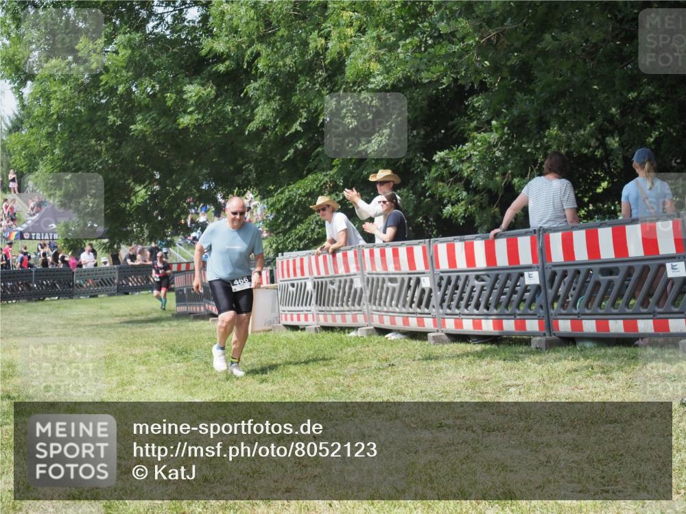 21.06.2025 - 27. Vierlanden-Triathlon KatJ http://msf.ph/oto/8052123 15.06.2025 11:48:45 Ziel 466 meine-sportfotos.de