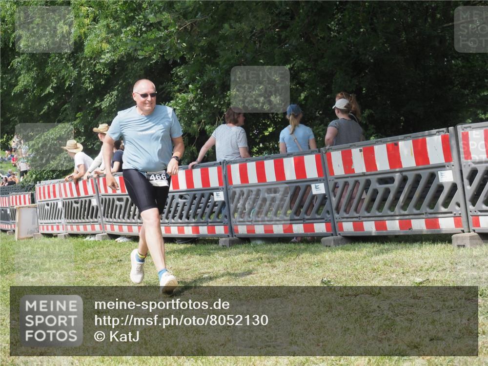 21.06.2025 - 27. Vierlanden-Triathlon KatJ http://msf.ph/oto/8052130 15.06.2025 11:48:47 Ziel 466, 510 meine-sportfotos.de