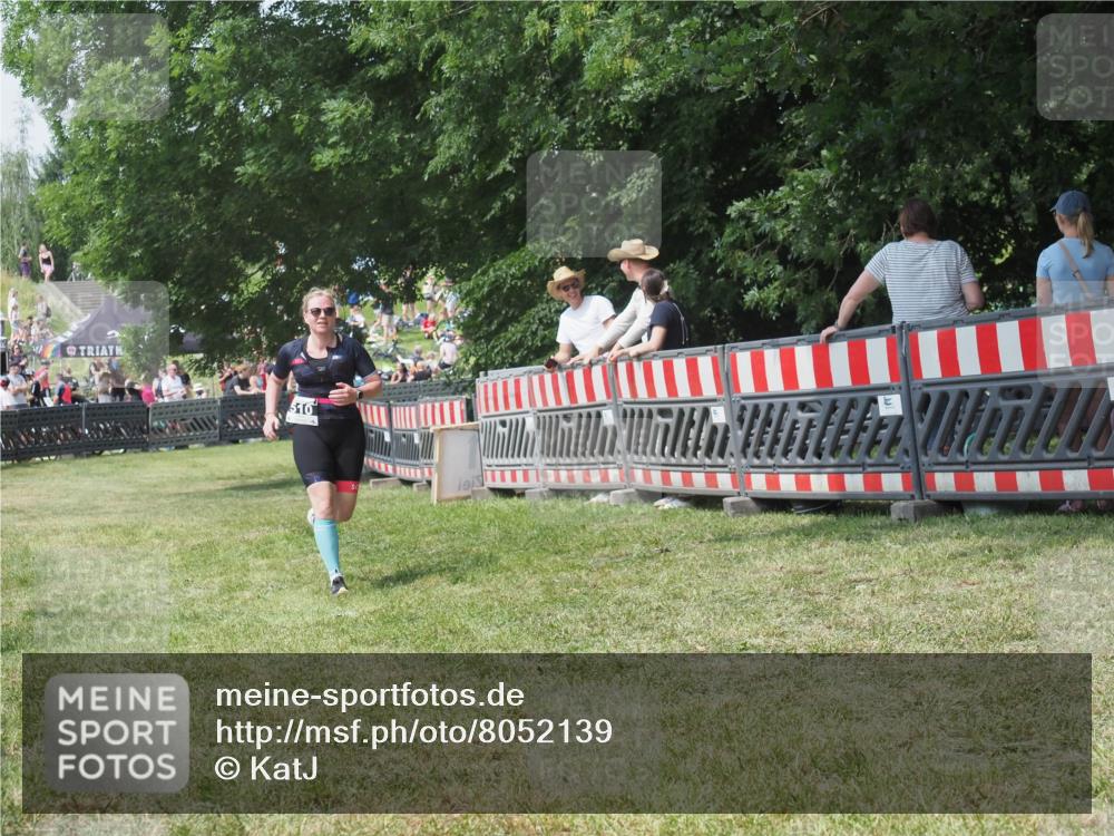 21.06.2025 - 27. Vierlanden-Triathlon KatJ http://msf.ph/oto/8052139 15.06.2025 11:48:54 Ziel 510 meine-sportfotos.de