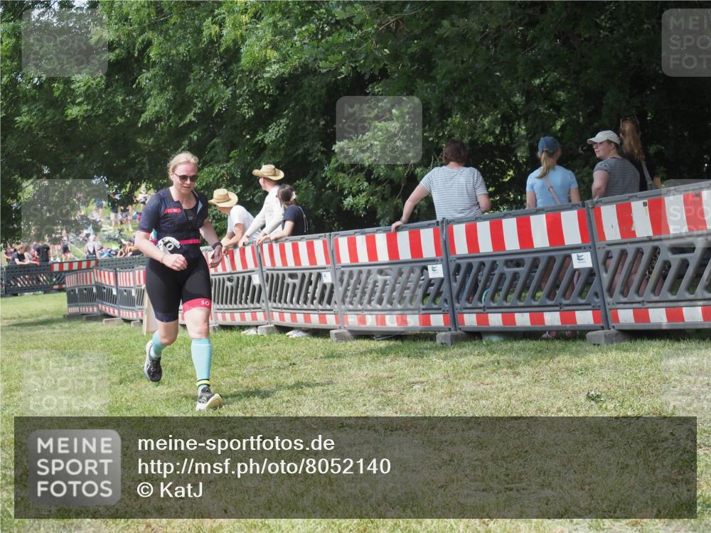 21.06.2025 - 27. Vierlanden-Triathlon KatJ http://msf.ph/oto/8052140 15.06.2025 11:48:55 Ziel 510 meine-sportfotos.de