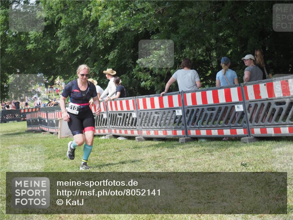 21.06.2025 - 27. Vierlanden-Triathlon KatJ http://msf.ph/oto/8052141 15.06.2025 11:48:55 Ziel 510 meine-sportfotos.de