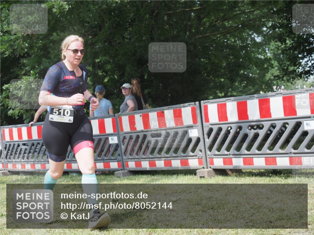 21.06.2025 - 27. Vierlanden-Triathlon KatJ http://msf.ph/oto/8052144 15.06.2025 11:48:56 Ziel 510 meine-sportfotos.de