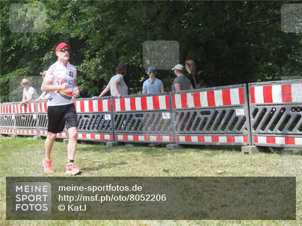 21.06.2025 - 27. Vierlanden-Triathlon KatJ http://msf.ph/oto/8052206 15.06.2025 11:51:05 Ziel 371 meine-sportfotos.de