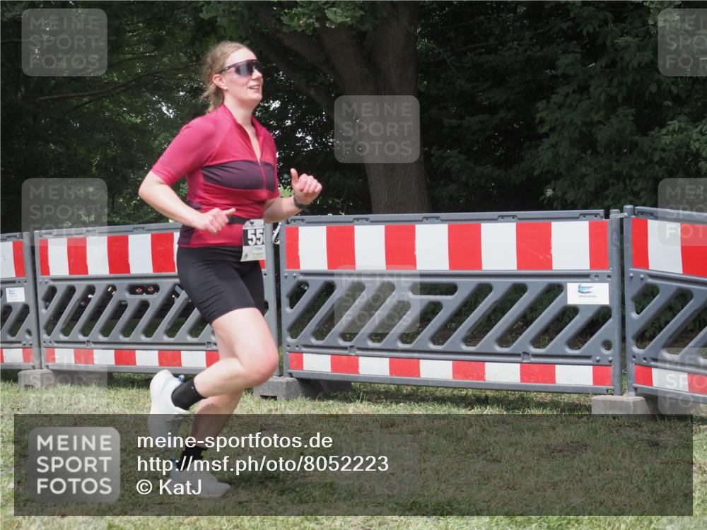 21.06.2025 - 27. Vierlanden-Triathlon KatJ http://msf.ph/oto/8052223 15.06.2025 11:52:28 Ziel 556 meine-sportfotos.de