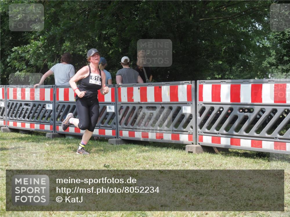 21.06.2025 - 27. Vierlanden-Triathlon KatJ http://msf.ph/oto/8052234 15.06.2025 11:52:47 Ziel 459, 593, 616 meine-sportfotos.de