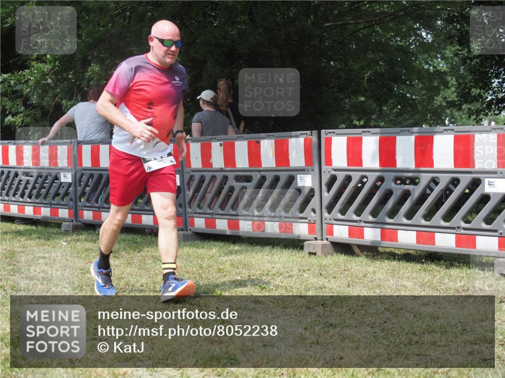 21.06.2025 - 27. Vierlanden-Triathlon KatJ http://msf.ph/oto/8052238 15.06.2025 11:52:48 Ziel 459, 593, 616 meine-sportfotos.de