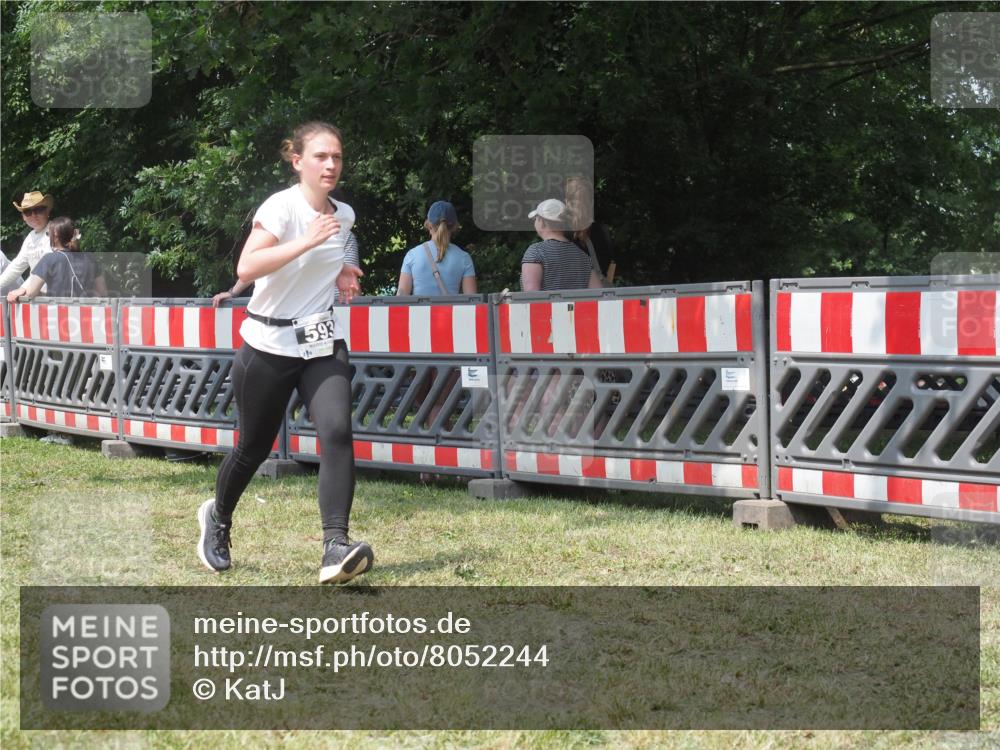 21.06.2025 - 27. Vierlanden-Triathlon KatJ http://msf.ph/oto/8052244 15.06.2025 11:52:50 Ziel 459, 593 meine-sportfotos.de