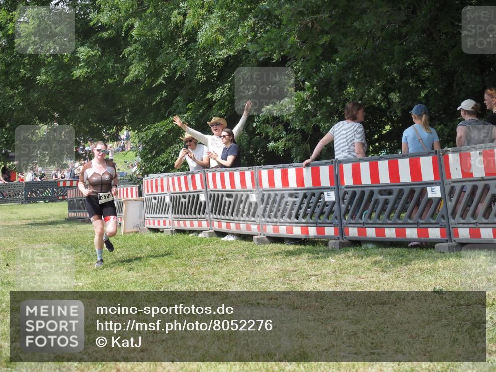 21.06.2025 - 27. Vierlanden-Triathlon KatJ http://msf.ph/oto/8052276 15.06.2025 11:54:14 Ziel 474 meine-sportfotos.de