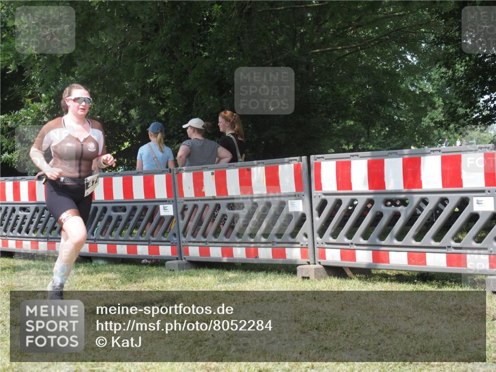21.06.2025 - 27. Vierlanden-Triathlon KatJ http://msf.ph/oto/8052284 15.06.2025 11:54:15 Ziel 474 meine-sportfotos.de