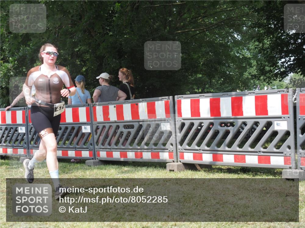 21.06.2025 - 27. Vierlanden-Triathlon KatJ http://msf.ph/oto/8052285 15.06.2025 11:54:16 Ziel 474 meine-sportfotos.de