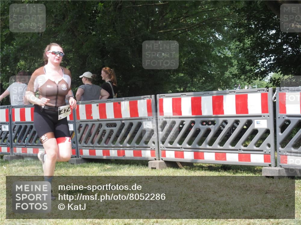 21.06.2025 - 27. Vierlanden-Triathlon KatJ http://msf.ph/oto/8052286 15.06.2025 11:54:16 Ziel 474 meine-sportfotos.de