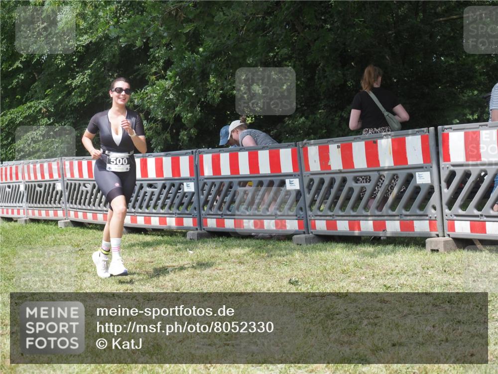 21.06.2025 - 27. Vierlanden-Triathlon KatJ http://msf.ph/oto/8052330 15.06.2025 11:55:17 Ziel 500 meine-sportfotos.de