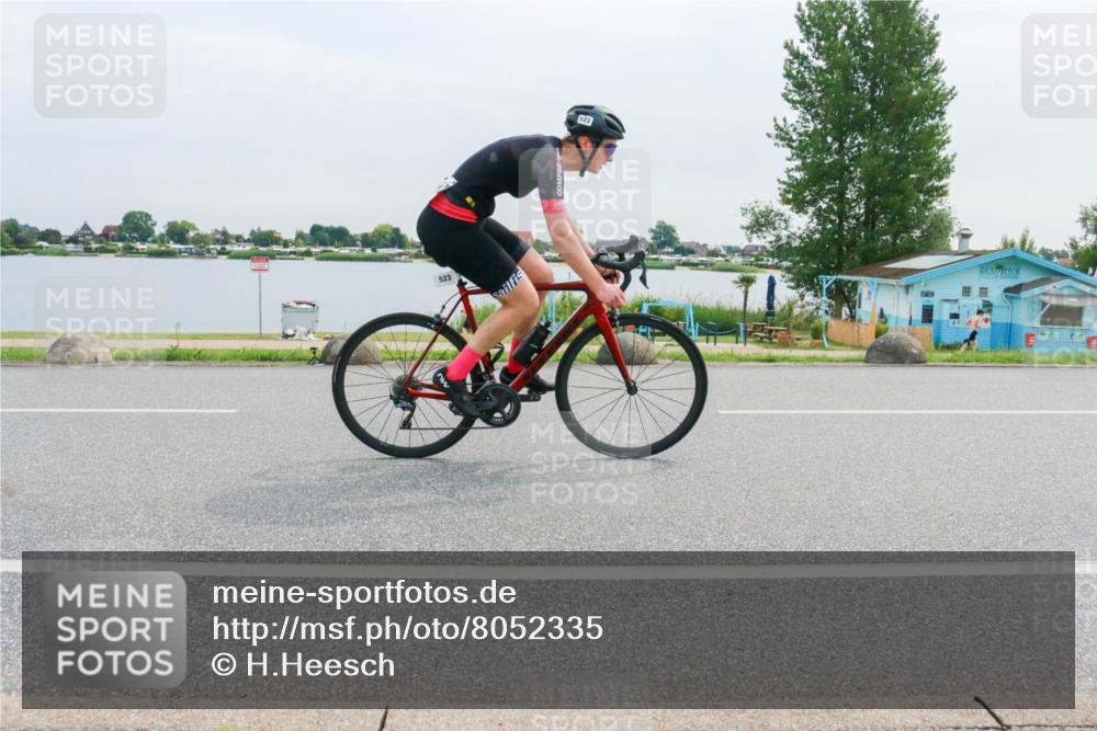 15.06.2025 - 27. Vierlanden-Triathlon H.Heesch http://msf.ph/oto/8052335 15.06.2025 10:56:48 Radfahren 523 meine-sportfotos.de