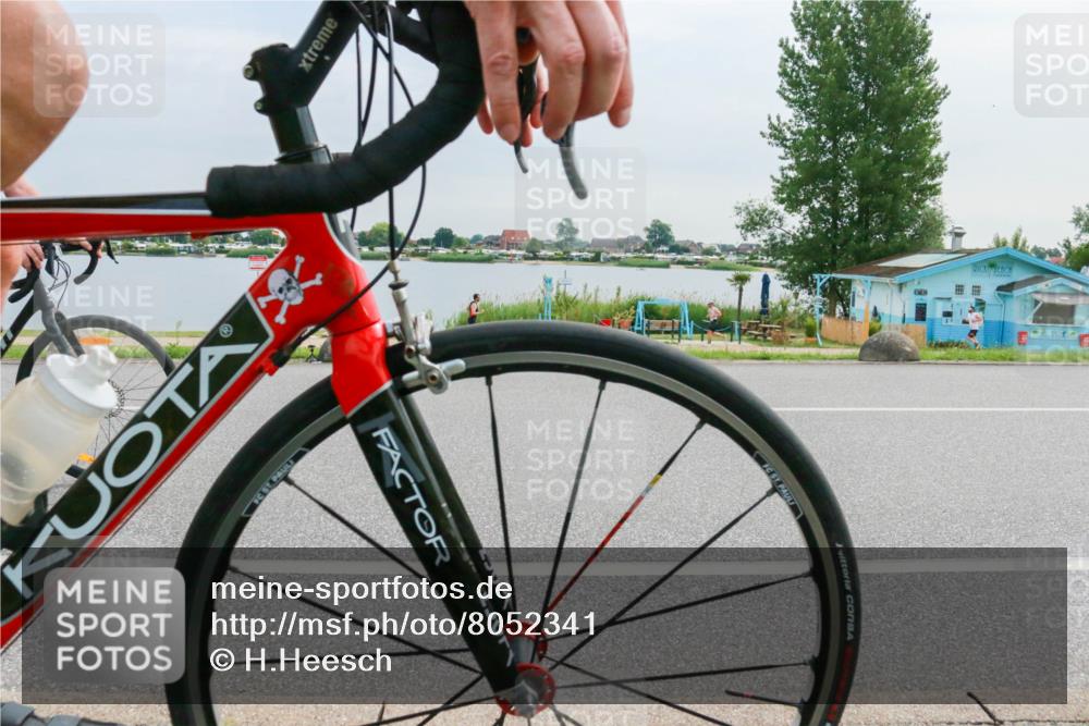 15.06.2025 - 27. Vierlanden-Triathlon H.Heesch http://msf.ph/oto/8052341 15.06.2025 10:56:58 Radfahren 94, 150, 451 meine-sportfotos.de