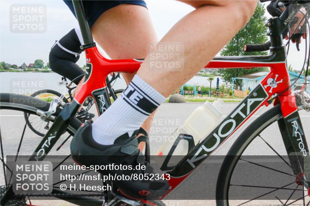 15.06.2025 - 27. Vierlanden-Triathlon H.Heesch http://msf.ph/oto/8052343 15.06.2025 10:56:58 Radfahren 94, 150, 451 meine-sportfotos.de