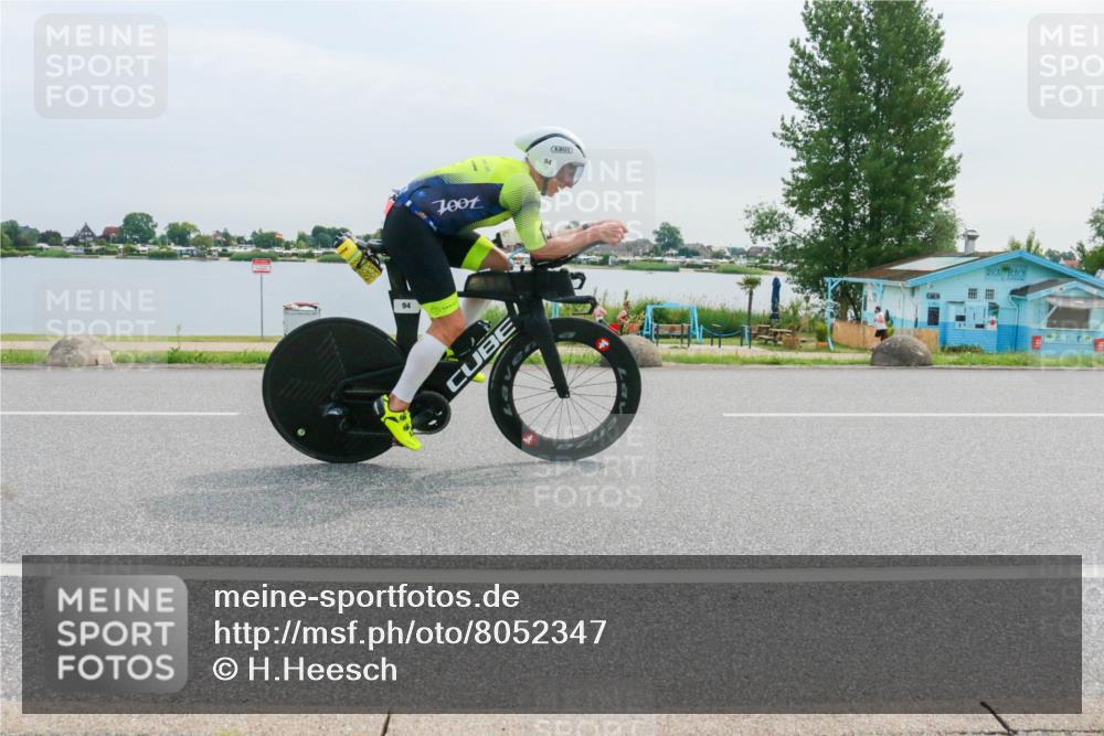 15.06.2025 - 27. Vierlanden-Triathlon H.Heesch http://msf.ph/oto/8052347 15.06.2025 10:56:59 Radfahren 94, 150, 451, 767 meine-sportfotos.de