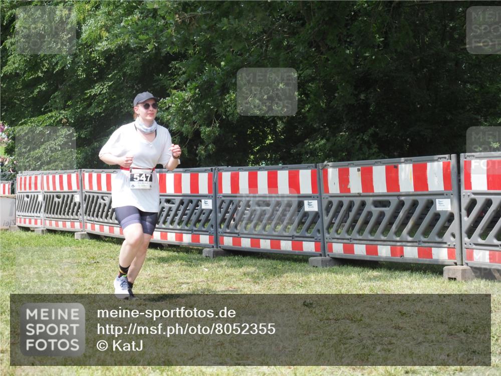 21.06.2025 - 27. Vierlanden-Triathlon KatJ http://msf.ph/oto/8052355 15.06.2025 11:55:51 Ziel 547 meine-sportfotos.de