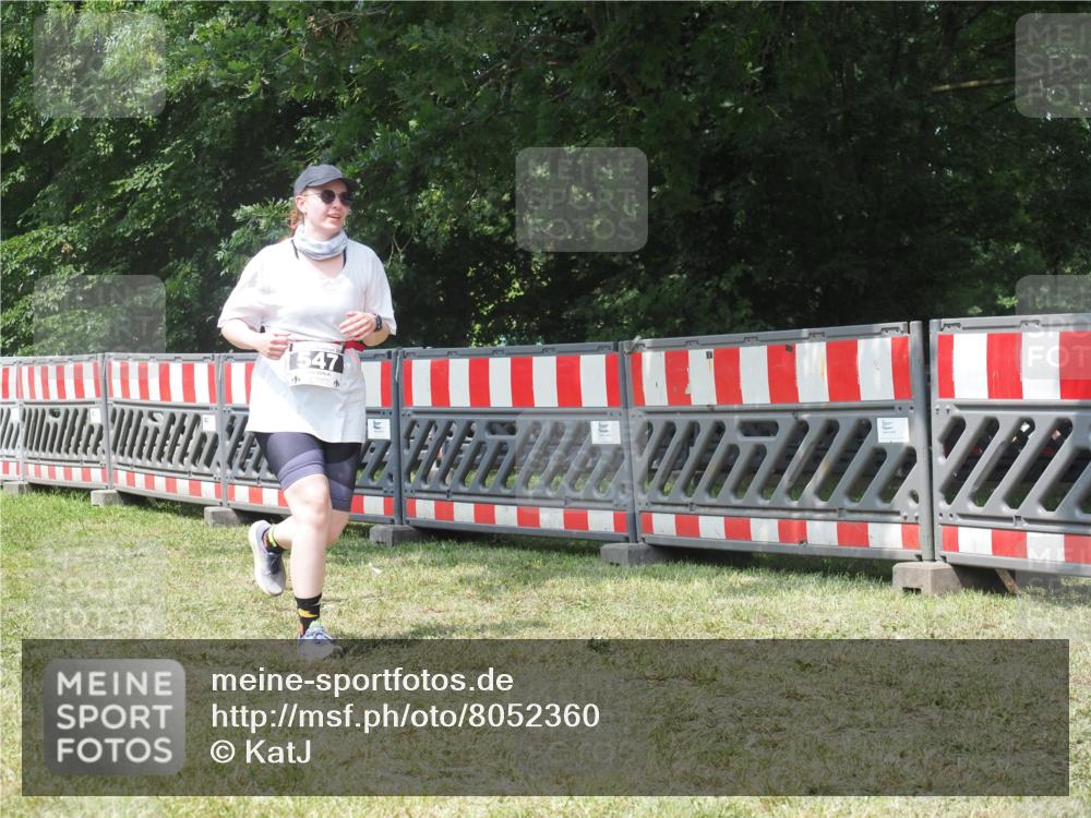 21.06.2025 - 27. Vierlanden-Triathlon KatJ http://msf.ph/oto/8052360 15.06.2025 11:55:51 Ziel 547 meine-sportfotos.de