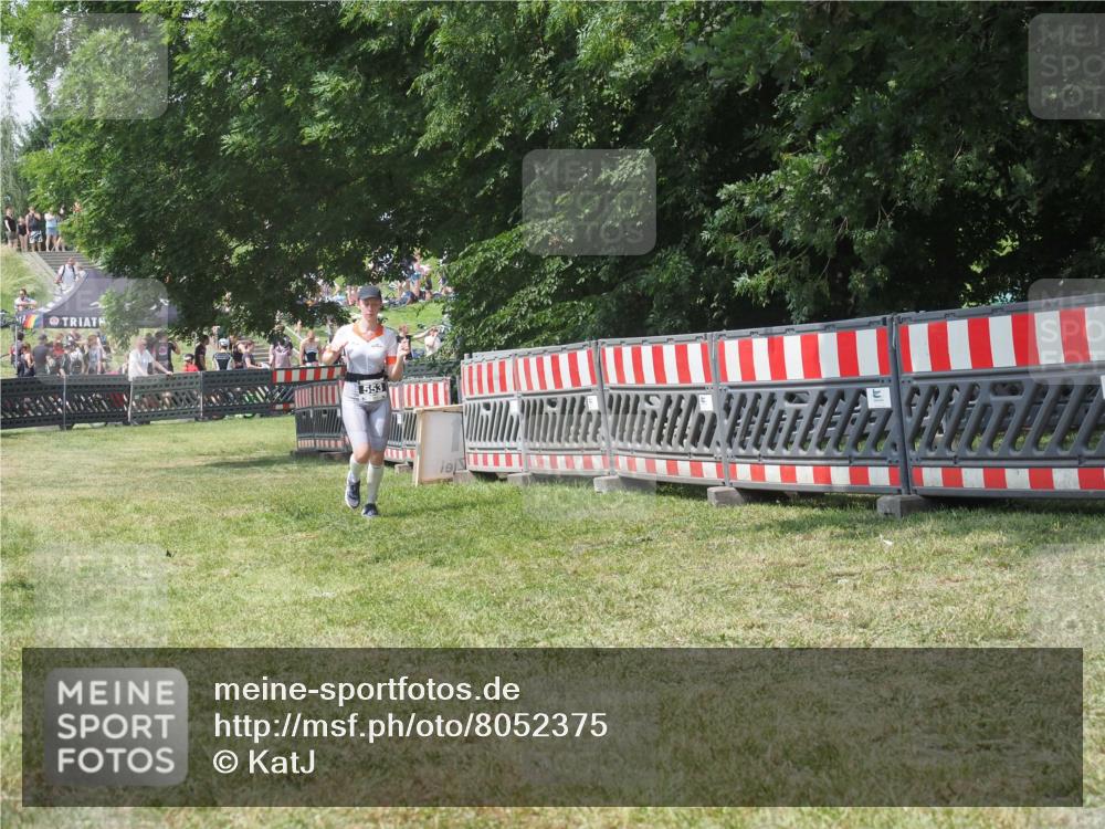 21.06.2025 - 27. Vierlanden-Triathlon KatJ http://msf.ph/oto/8052375 15.06.2025 11:56:18 Ziel 553 meine-sportfotos.de
